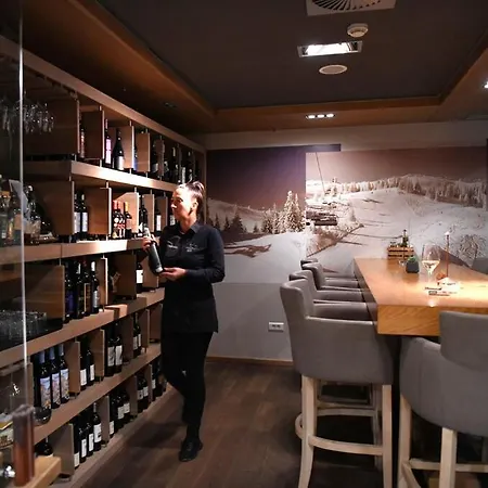 Vucko 211 * Τζαχορίνα